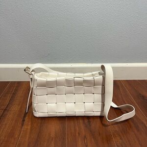 Elegant White Woven Crossbody Bag NWOT